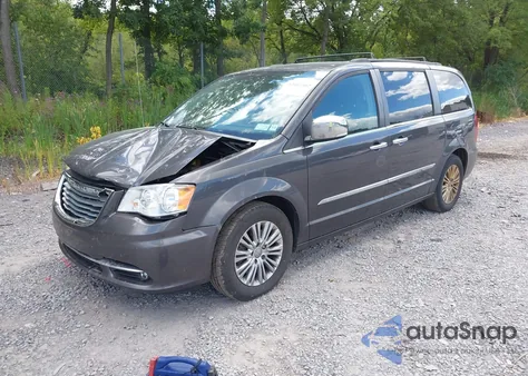 2015 Chrysler Town & Country Touring-L z USA, uszkodzony, nr VIN 2C4RC1CGXFR531833